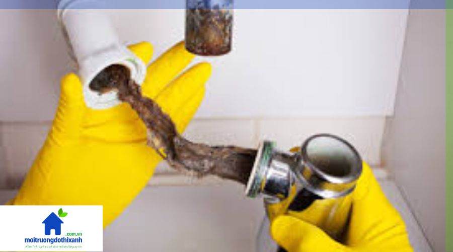 Hướng dẫn tự thông cống bị nghẹt tóc đơn giản, triệt để