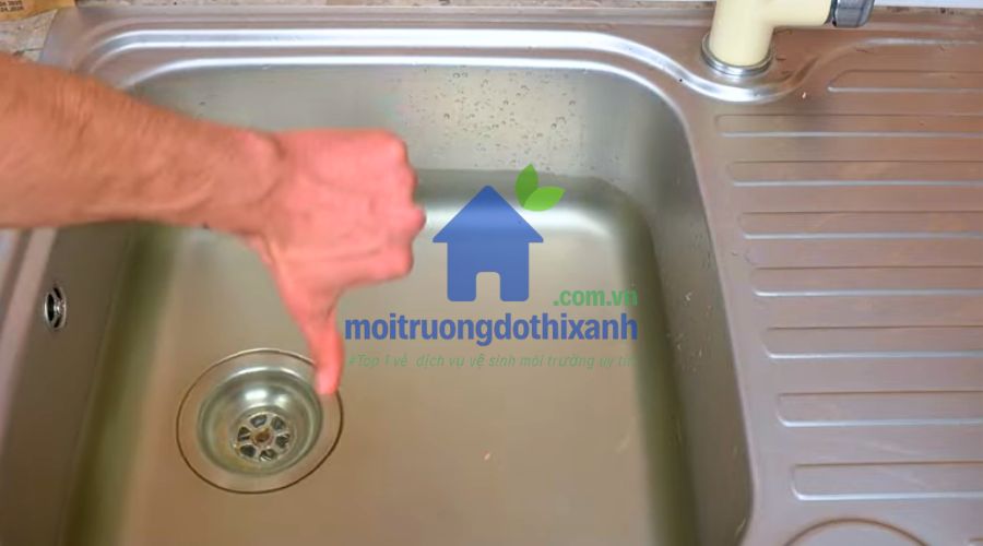 cách xử lý bồn rửa chén bị nghẹt với 3 bước, ai cũng làm được