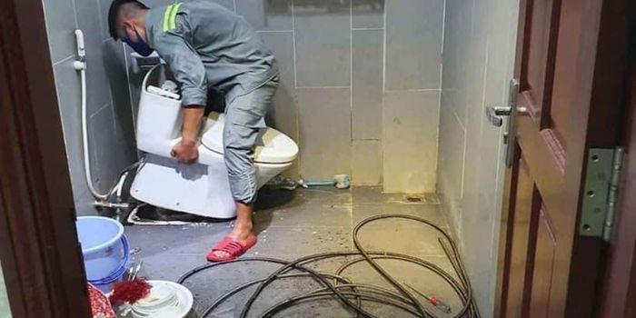 Dịch vụ thông bồn cầu quận 8 uy tín, bảo hành dài hạn