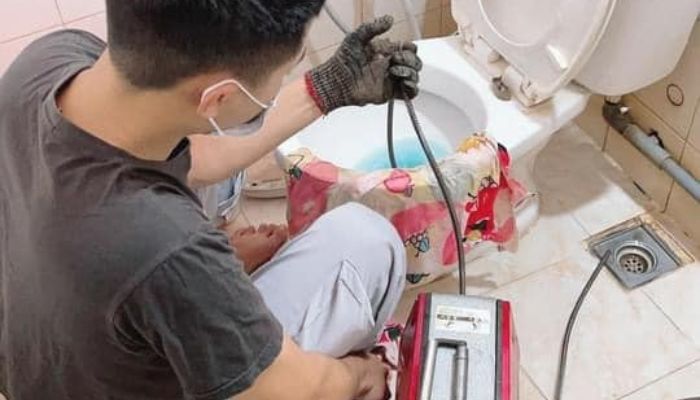 Cách chọn dịch vụ thông bồn cầu quận 12 uy tín, đáng tin