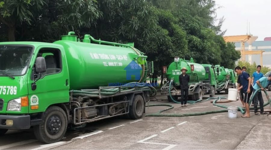 Đội xe hút hầm cầu Đồng Nai xử lý chất thải nhanh sạch