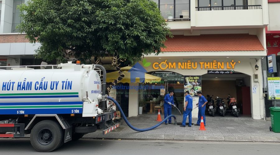 Hút hầm cầu quận 11 trọn gói , uy tín - Xử lý triệt để