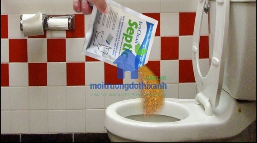 men hỗ trợ hút bể phốt qua bồn cầu