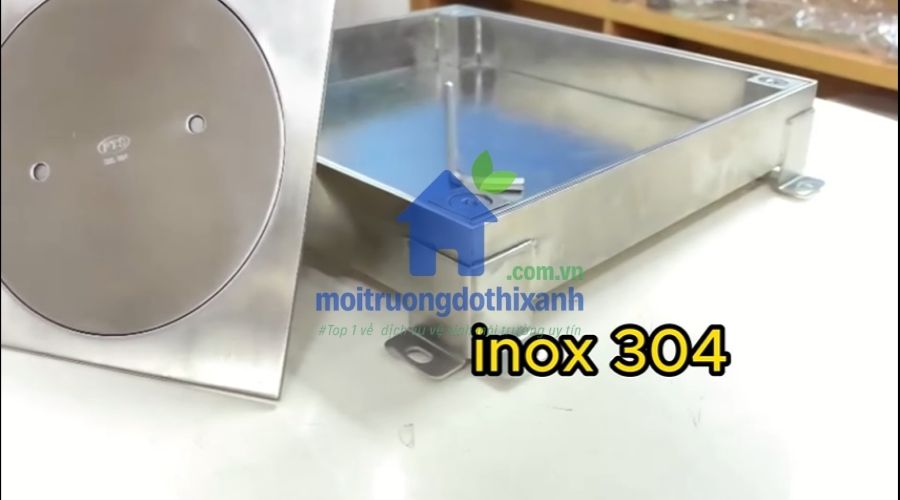 Nắp chờ hút bể phốt lắp đặt trên bể phốt 3 ngăn