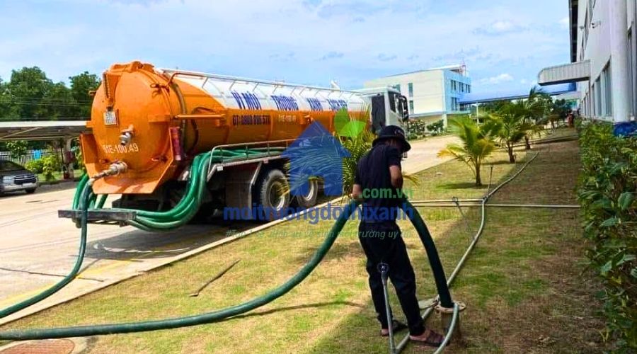 Bảng giá hút bể phốt Giá Rẻ Nhất 2025 - KHÔNG PHÁT SINH