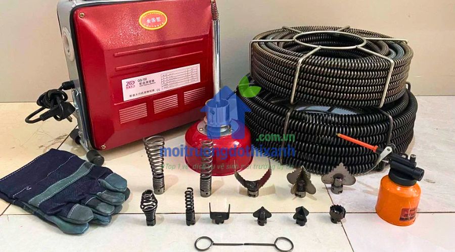 Dụng cụ xoay tay thông tắc bồn rửa chén bị nghẹt mỡ