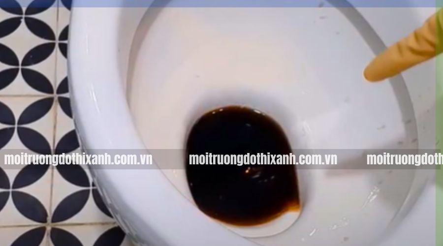xử lý thông tắc cống bằng coca