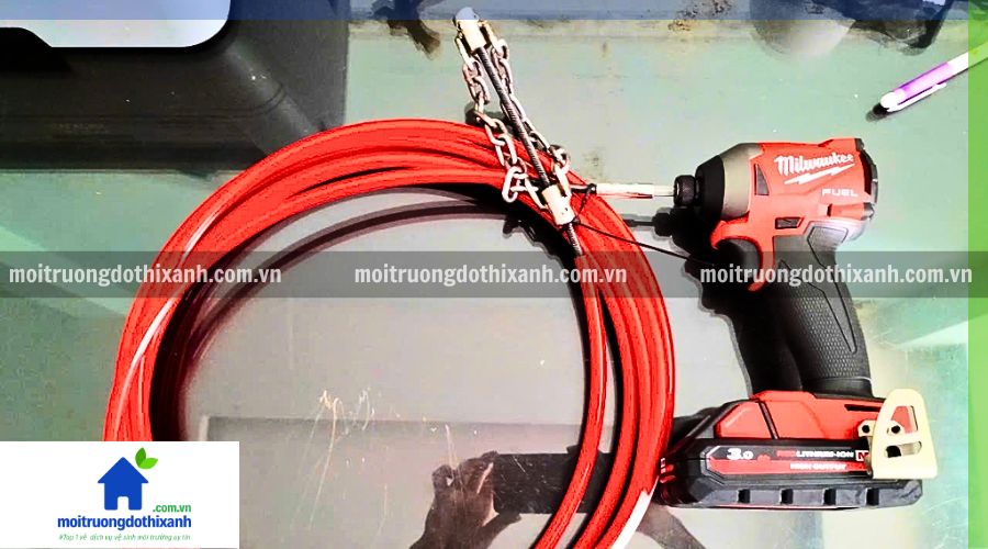 máy đánh xích thông cống nghẹt