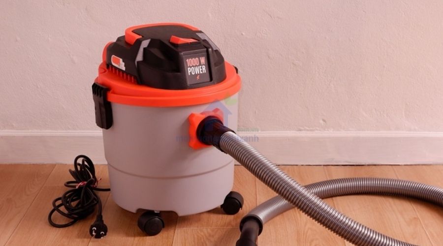 Mẹo lấy đồ chơi mắc kẹt trong bồn cầu