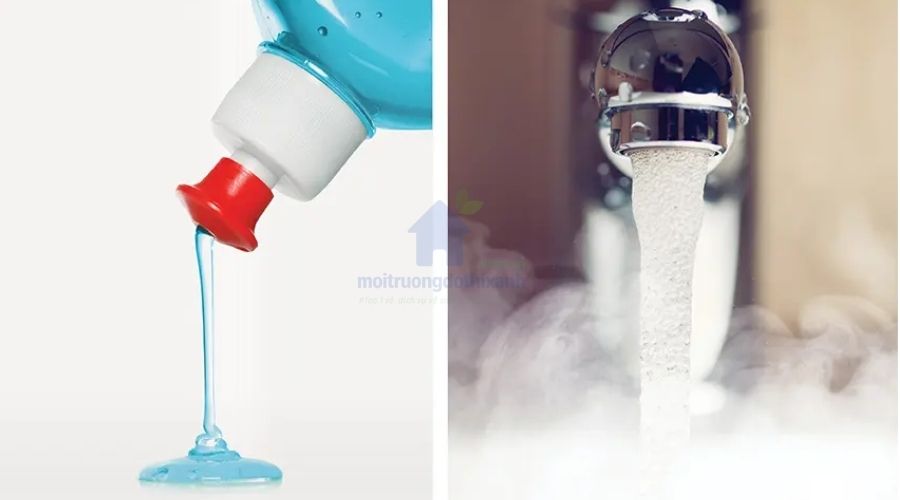 Dụng cụ thông bồn cầu bằng nước nóng