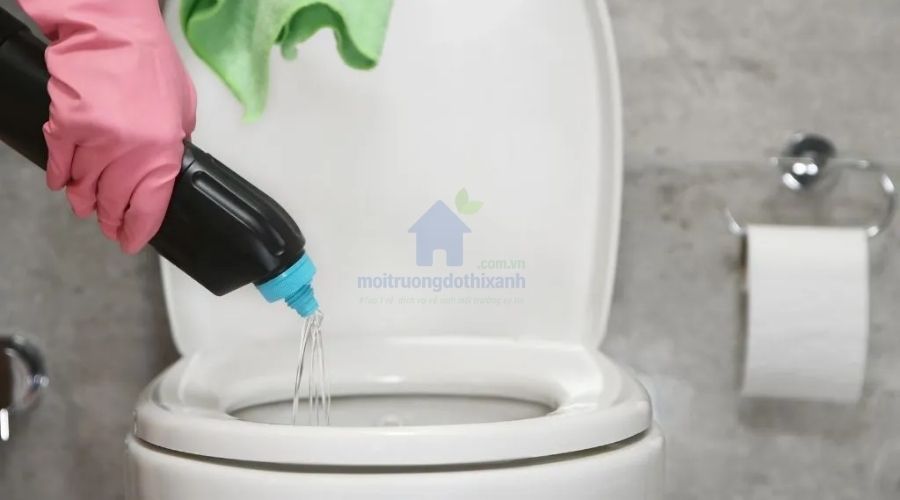 thông tắc bồn cầu bằng dung dịch dạng gel