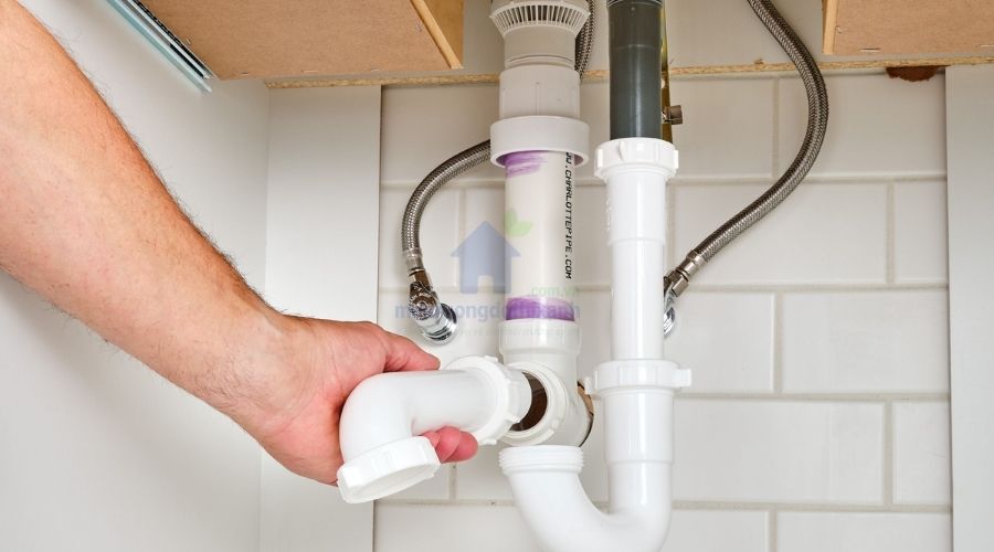 Xử Lý Bồn Cầu Không Có Ống Thông Hơi