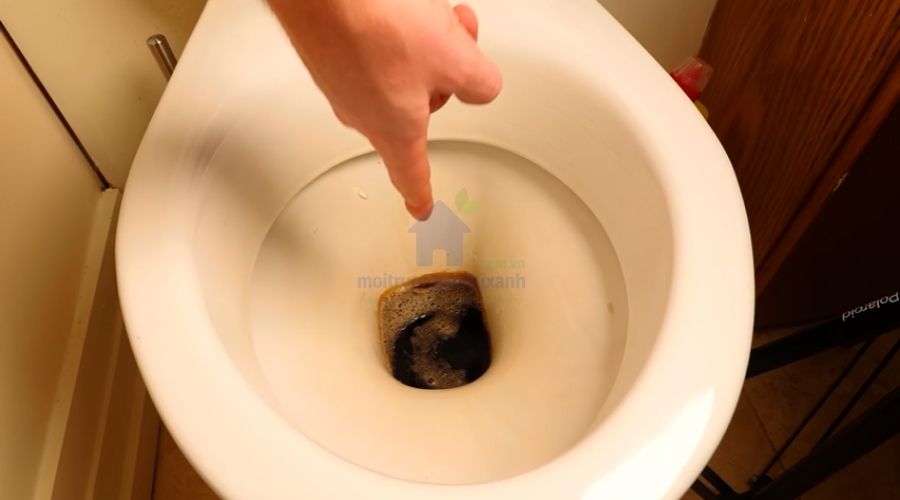 Sản phẩm thông tắc bồn cầu dùng tại nhà