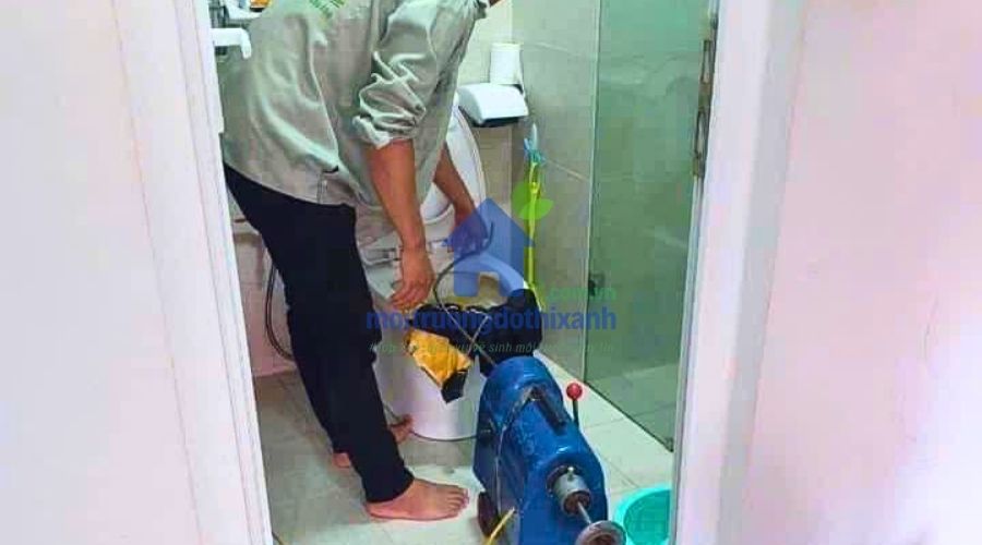 Kỹ thuật thông tắc bồn cầu quận Đống Đa