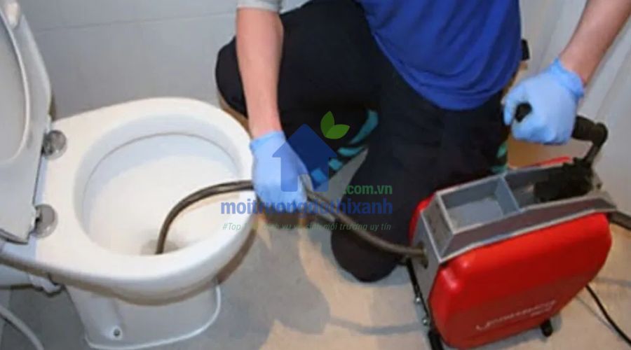 Dịch vụ thông bồn cầu giá hợp lý có bảo hành