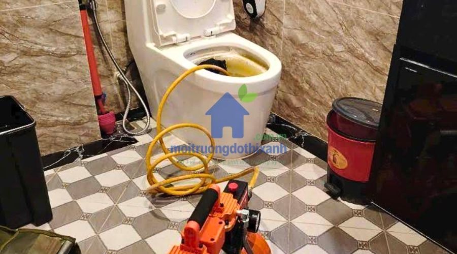 Thông tắc bồn cầu khẩn cấp khu vực Mê Linh