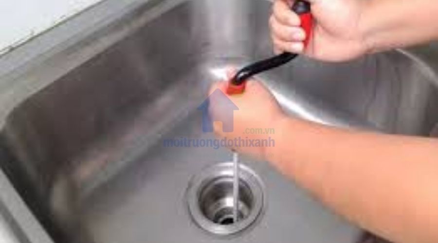 Cách vệ sinh khử mùi dưới bồn rửa chén tại nhà