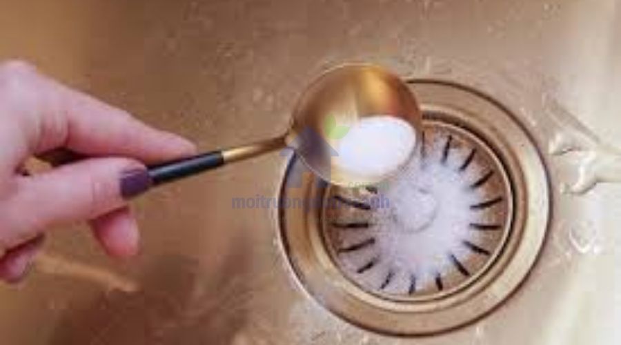 Cách sử dụng baking soda thay thế hóa chất thông cống
